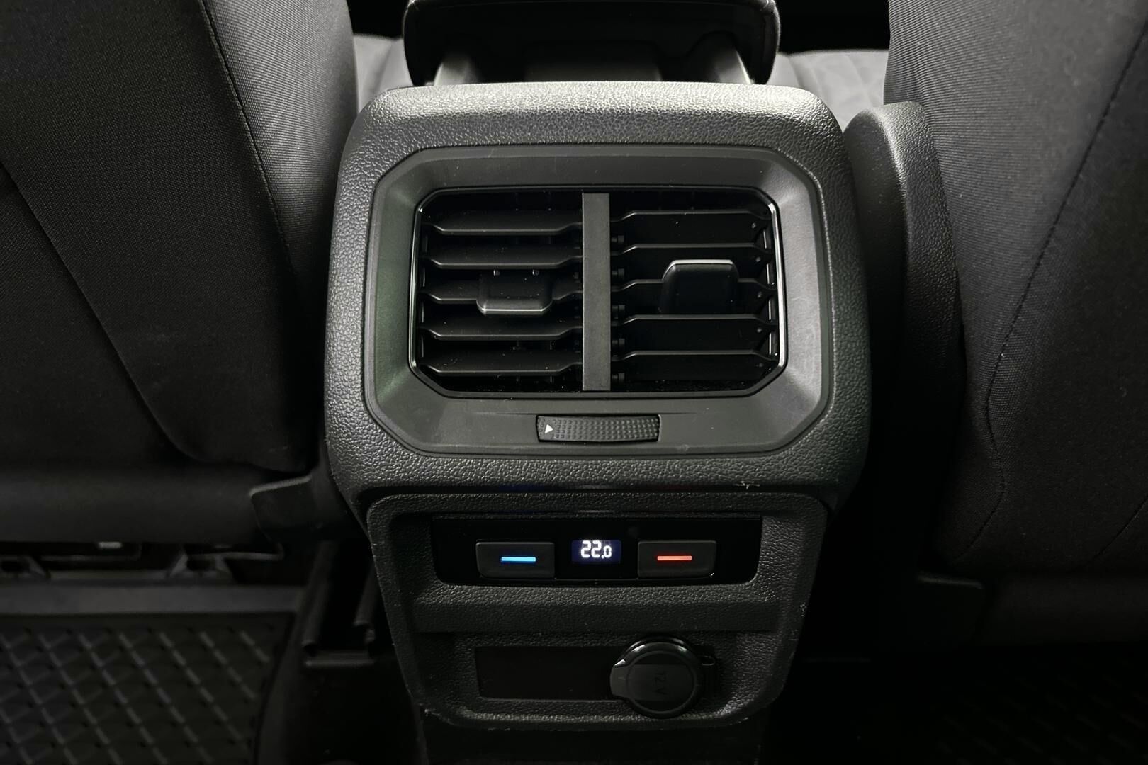 Volkswagen Tiguan iso kuva 14