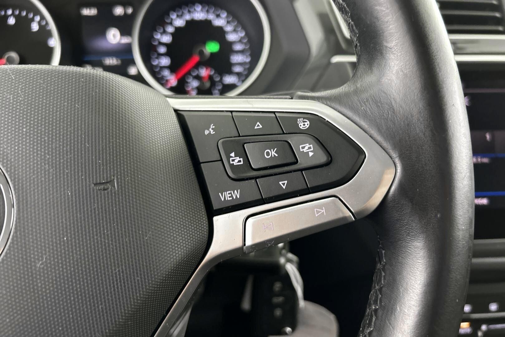 Volkswagen Tiguan iso kuva 16