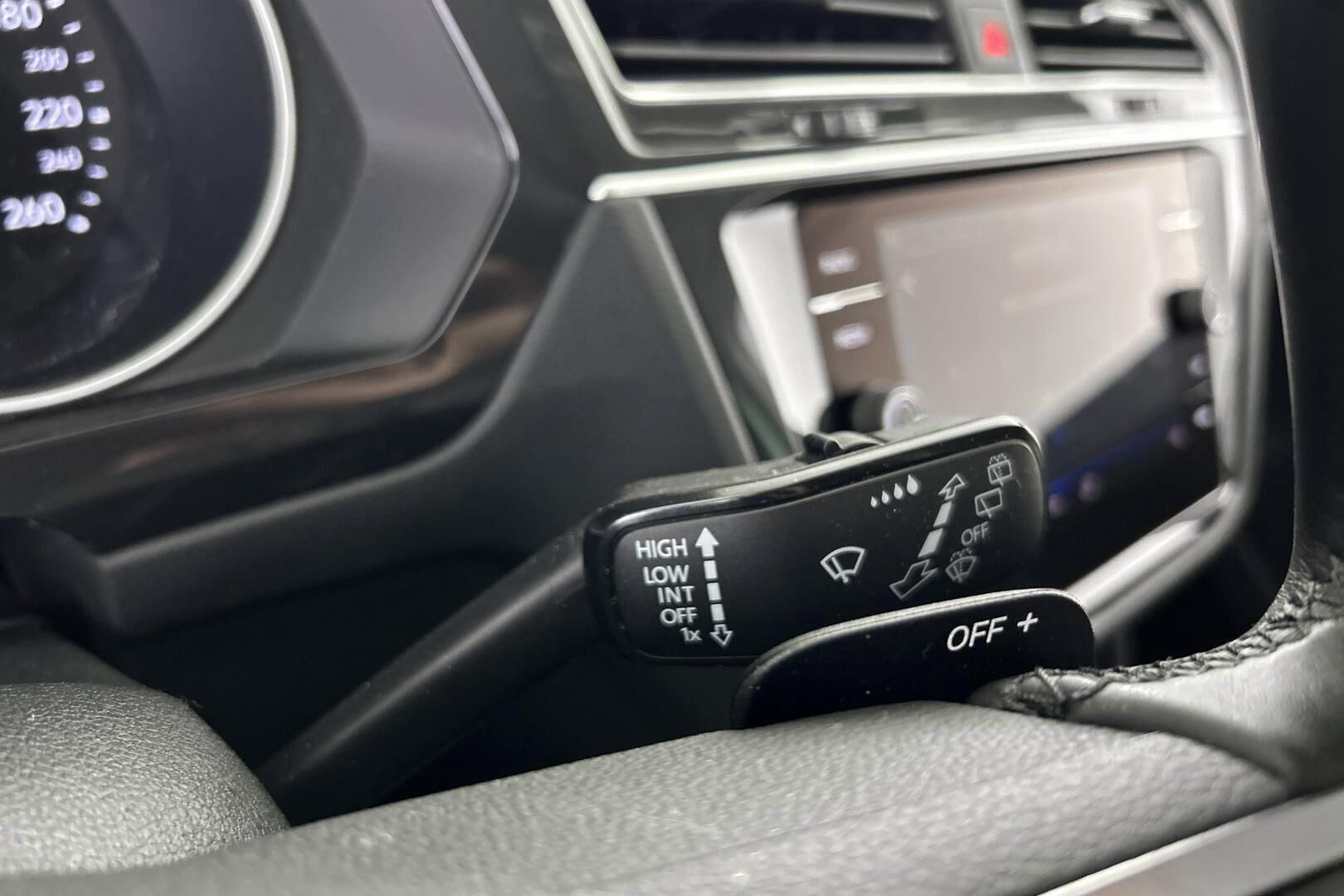 Volkswagen Tiguan iso kuva 18