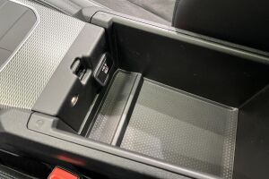 BMW 3-SARJA esikatselu 36