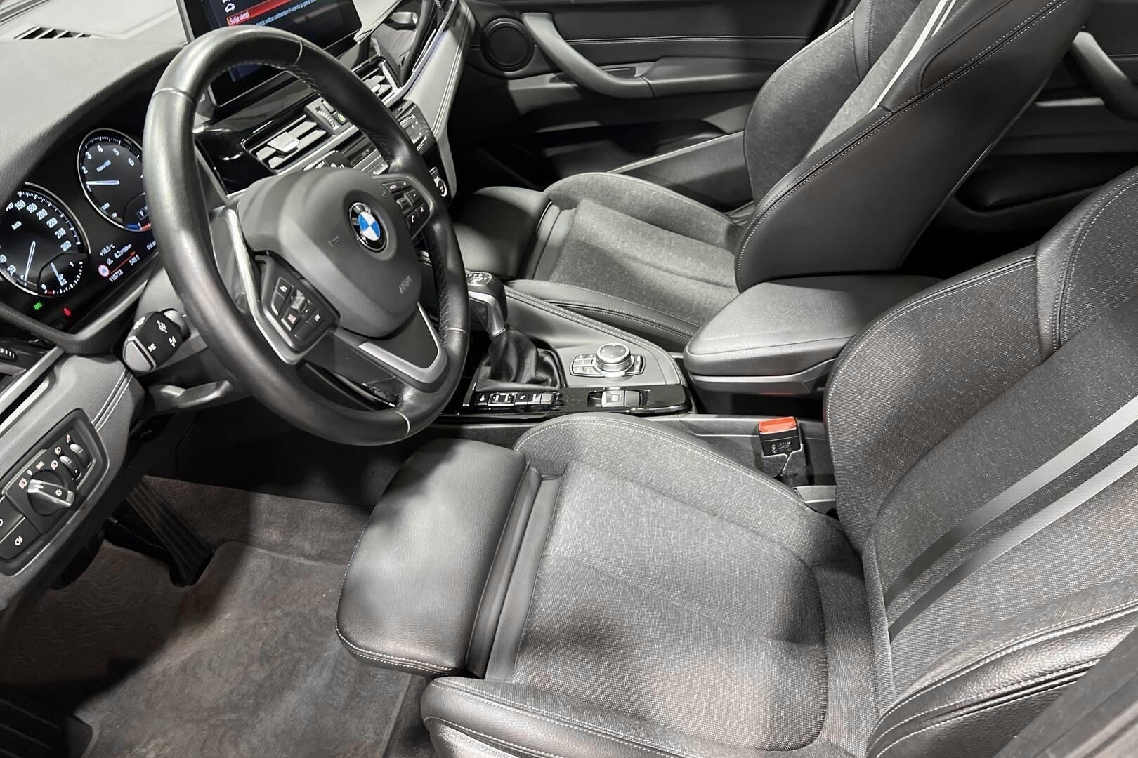 BMW X1 iso kuva 8