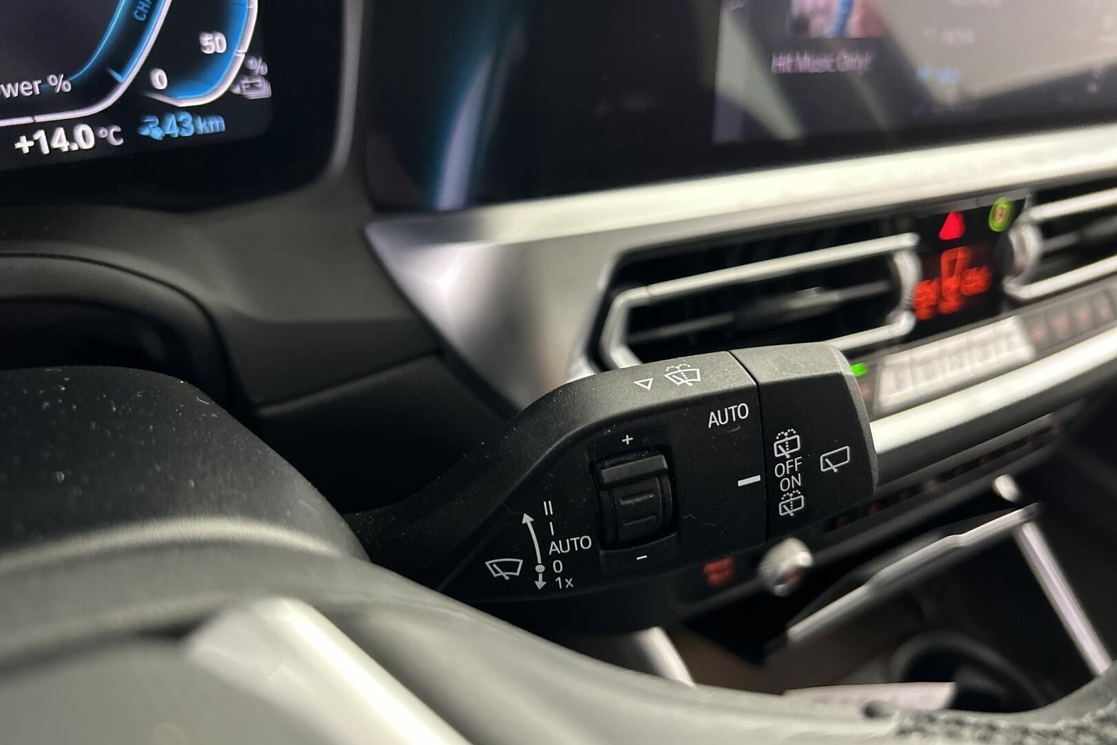 BMW 3-SARJA iso kuva 18