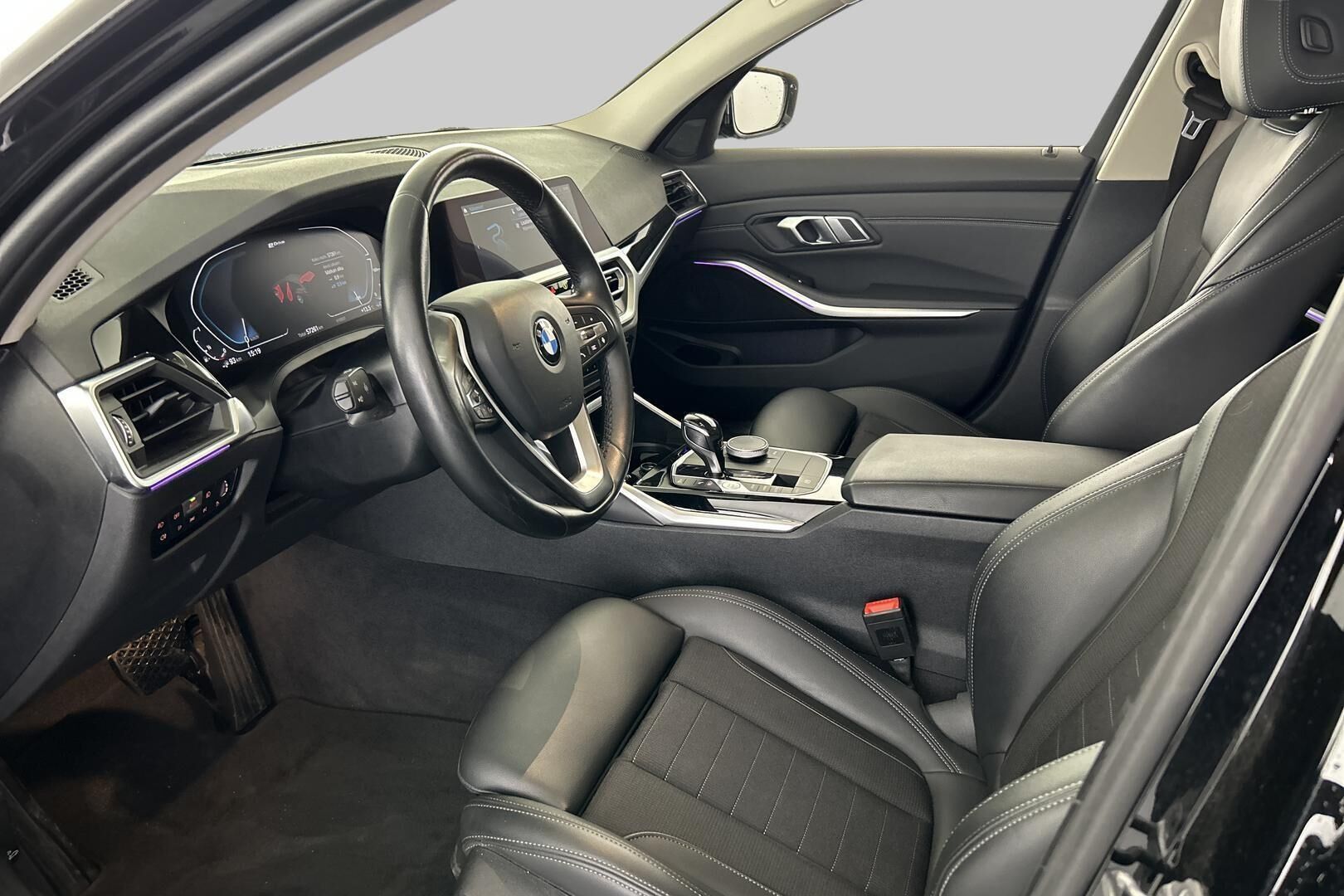 BMW 3-SARJA iso kuva 8