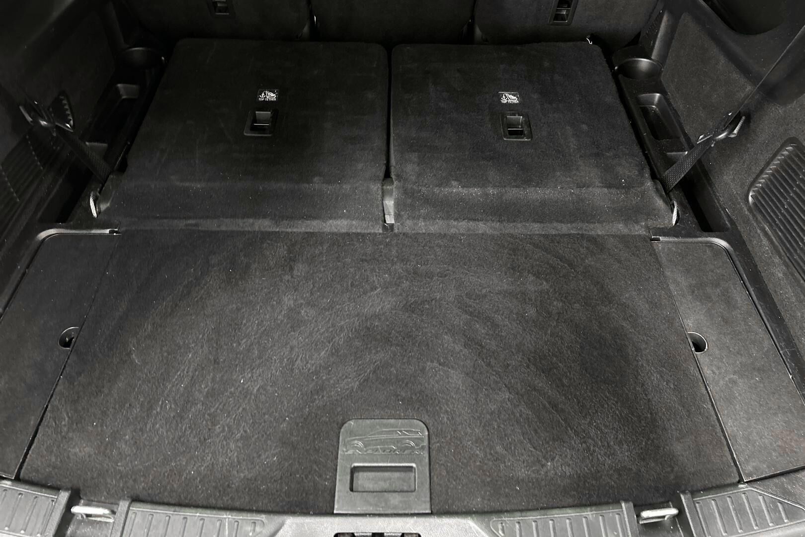 Ford Explorer iso kuva 10