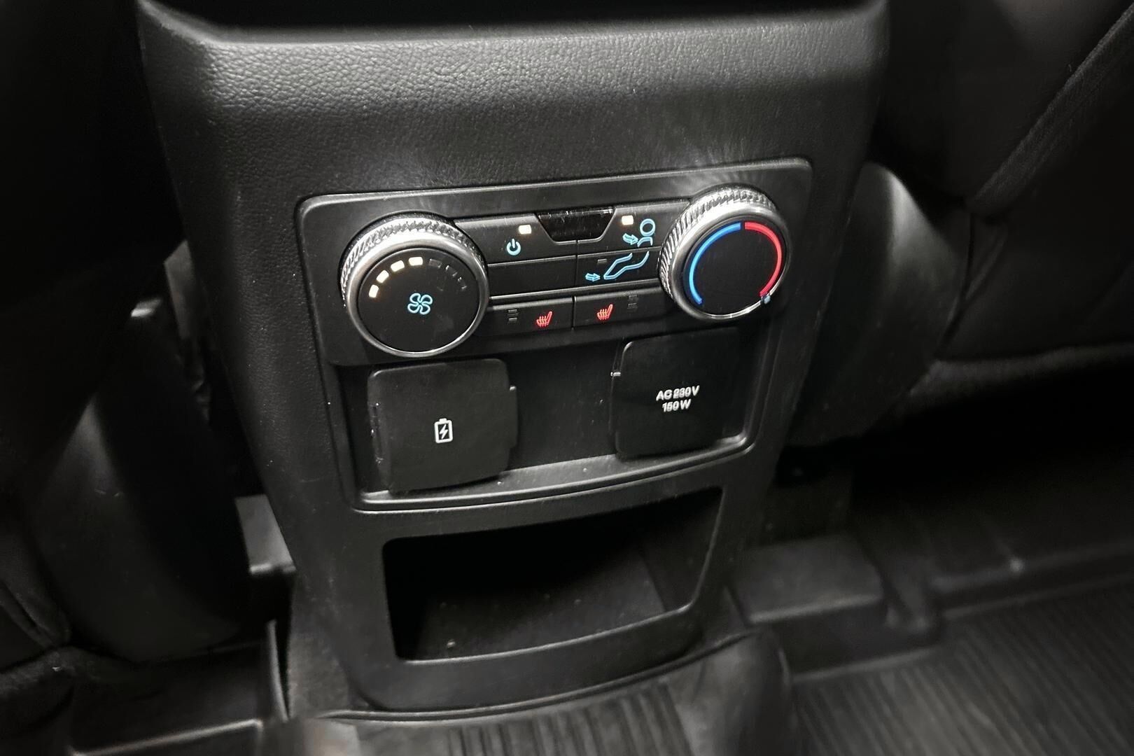 Ford Explorer iso kuva 19