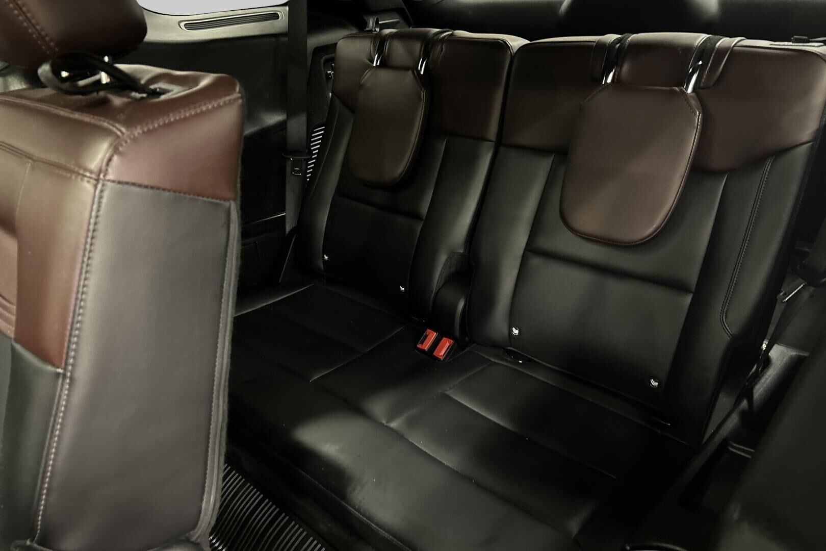Ford Explorer iso kuva 20