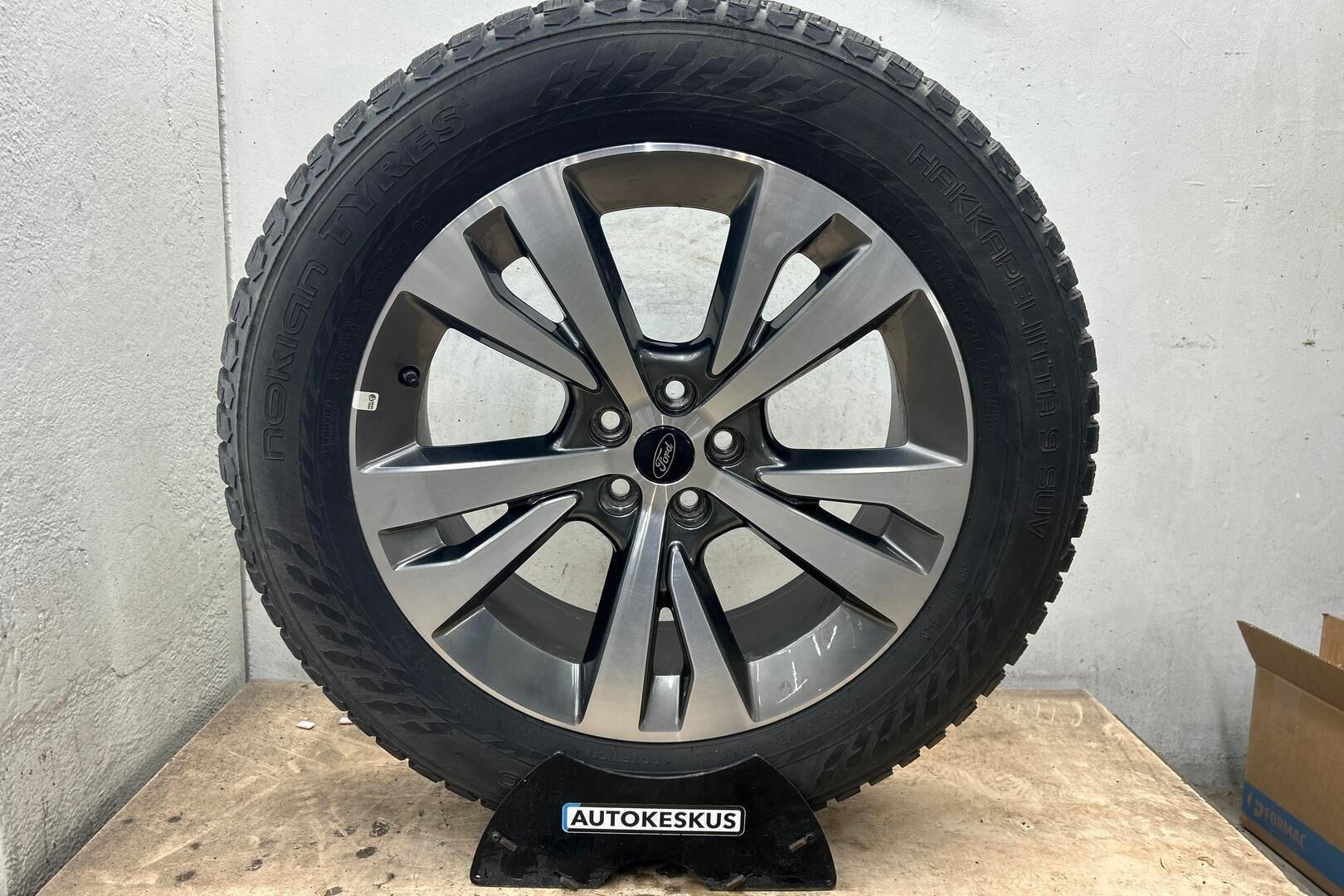 Ford Explorer iso kuva 21