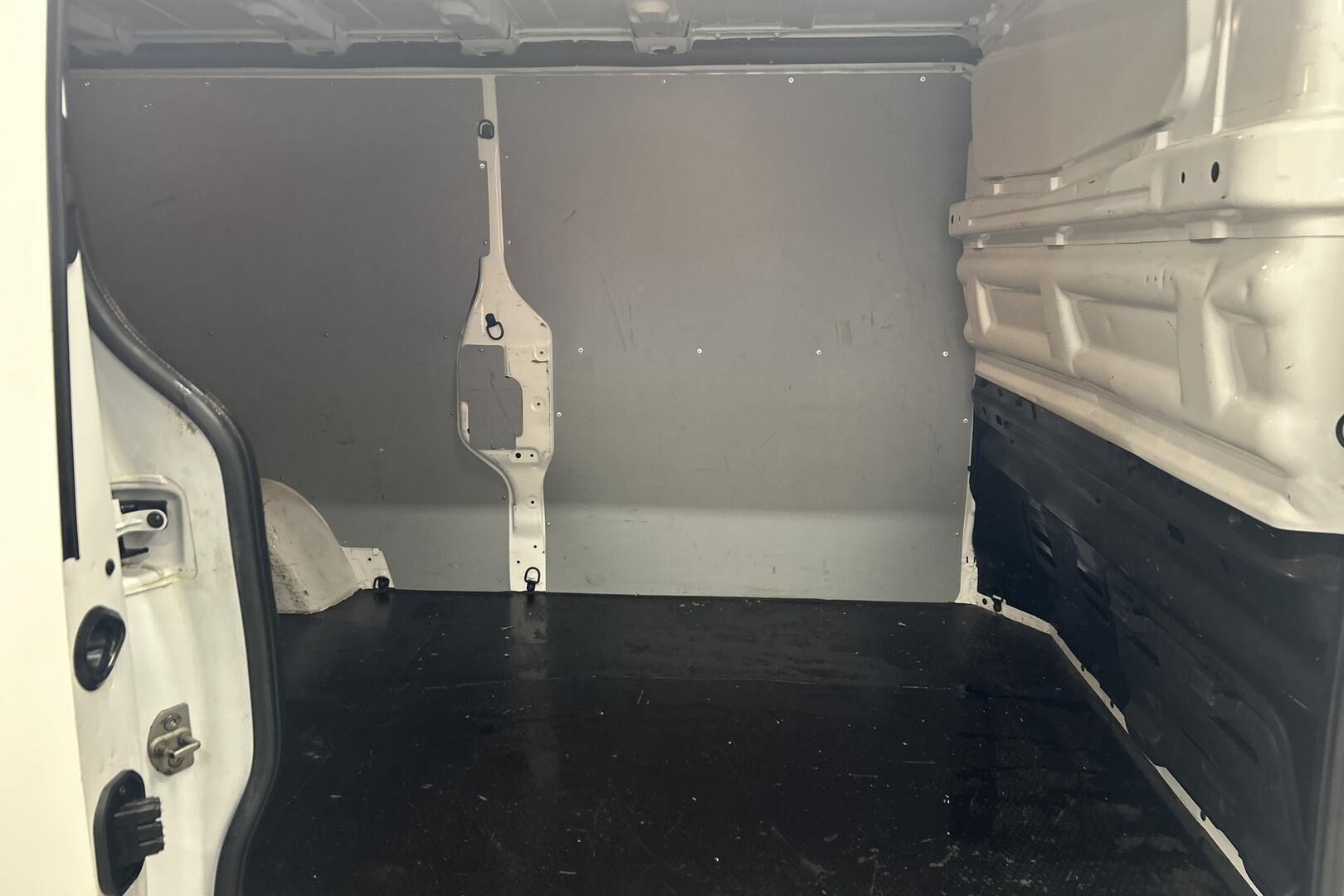 NISSAN NV300 iso kuva 12