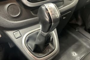 NISSAN NV300 esikatselu 22