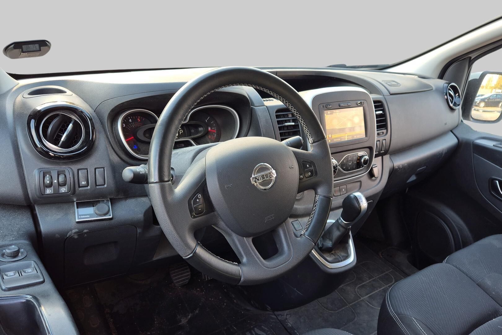 Nissan NV300 iso kuva 1