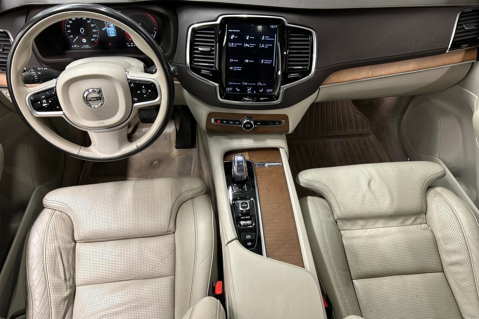 Volvo XC90 iso kuva 9