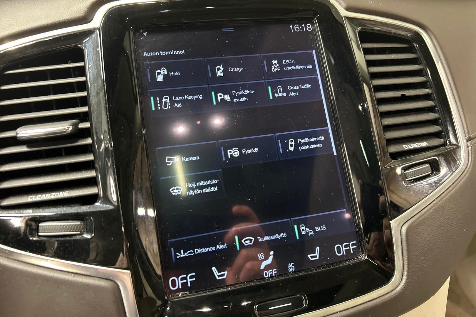 Volvo XC90 iso kuva 14