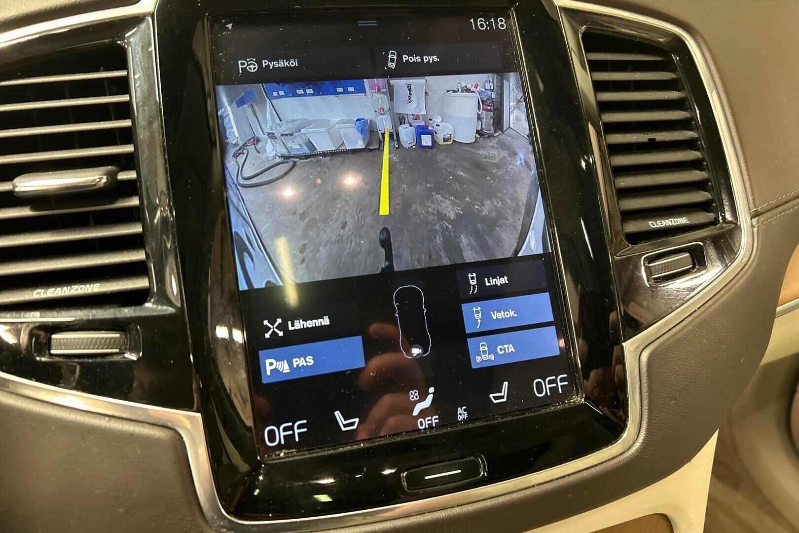 Volvo XC90 iso kuva 17