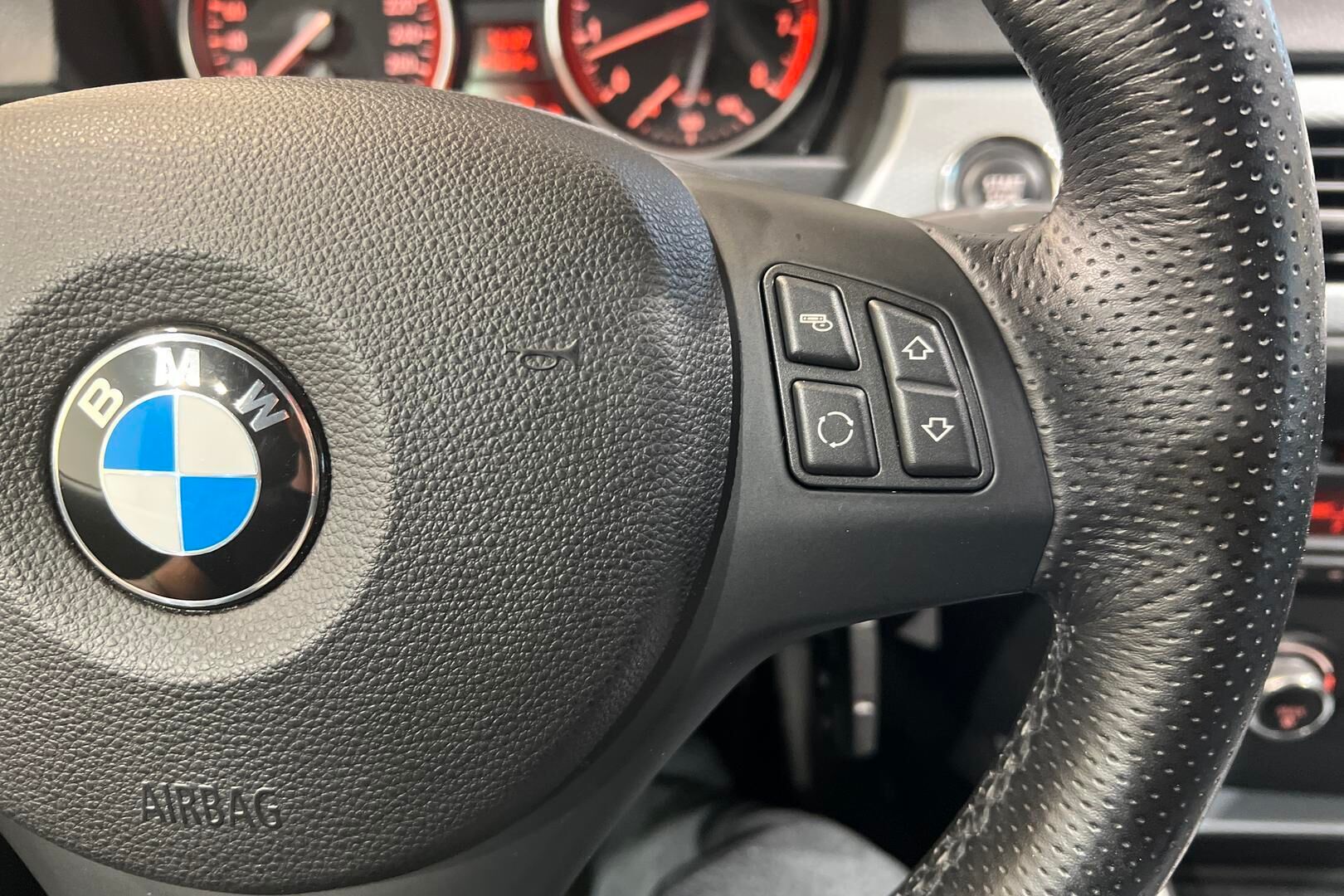 BMW 3-sarja iso kuva 18