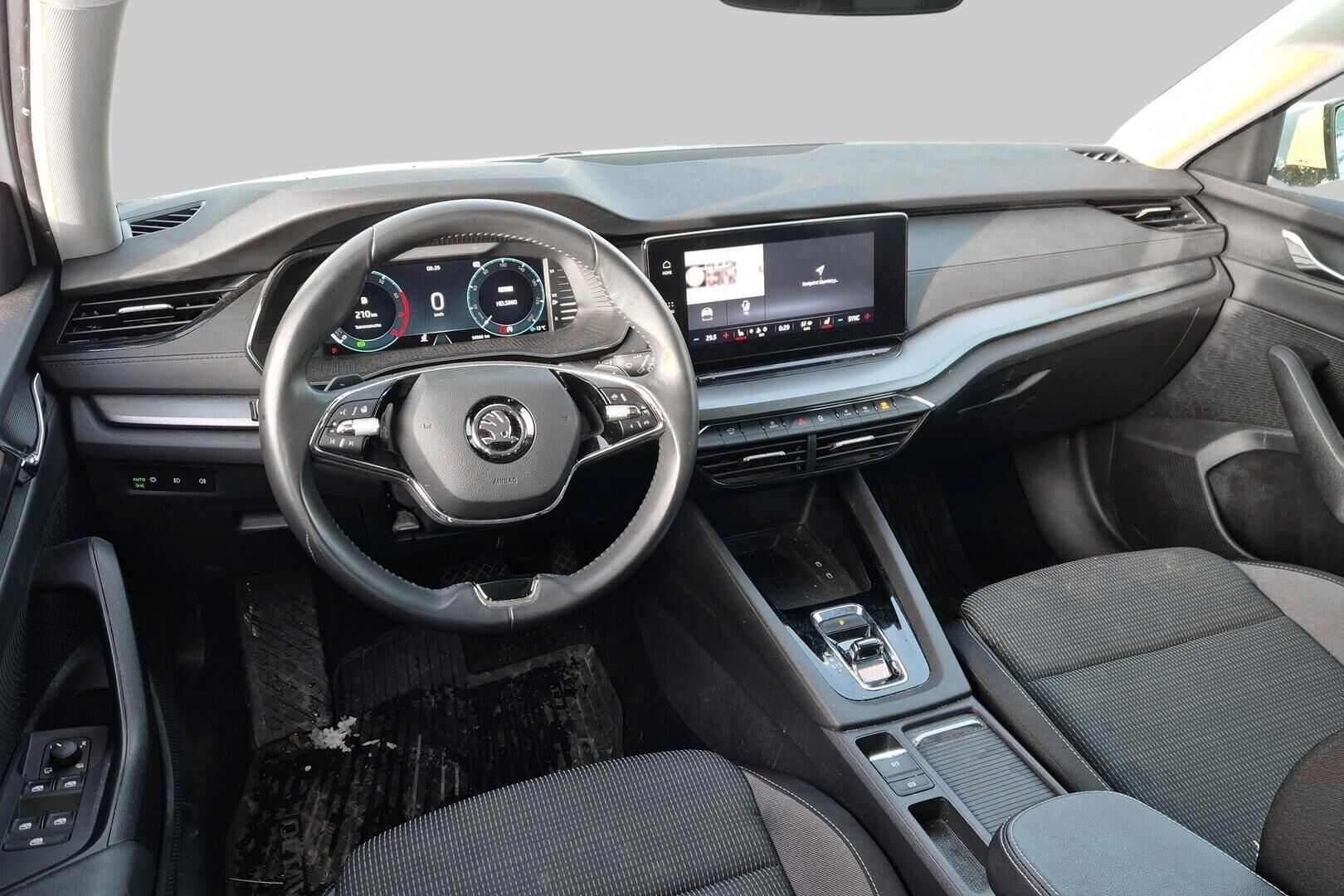 Skoda Octavia iso kuva 2