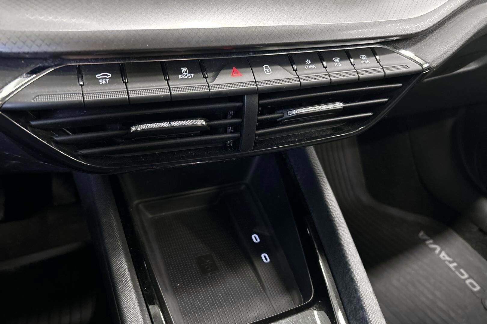 Skoda Octavia iso kuva 20