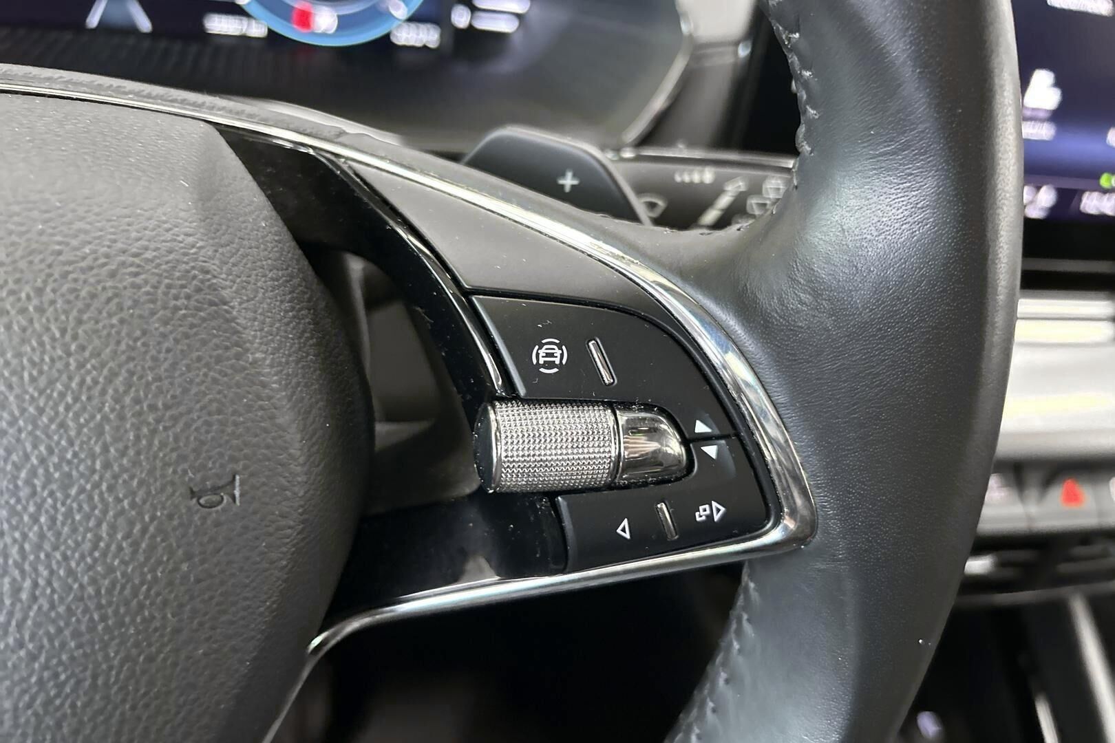 Skoda Octavia iso kuva 26