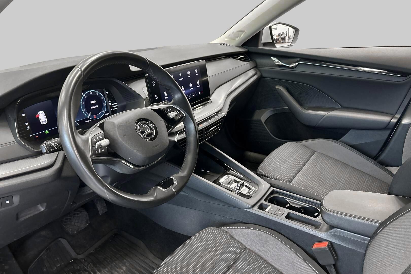 Skoda Octavia iso kuva 9