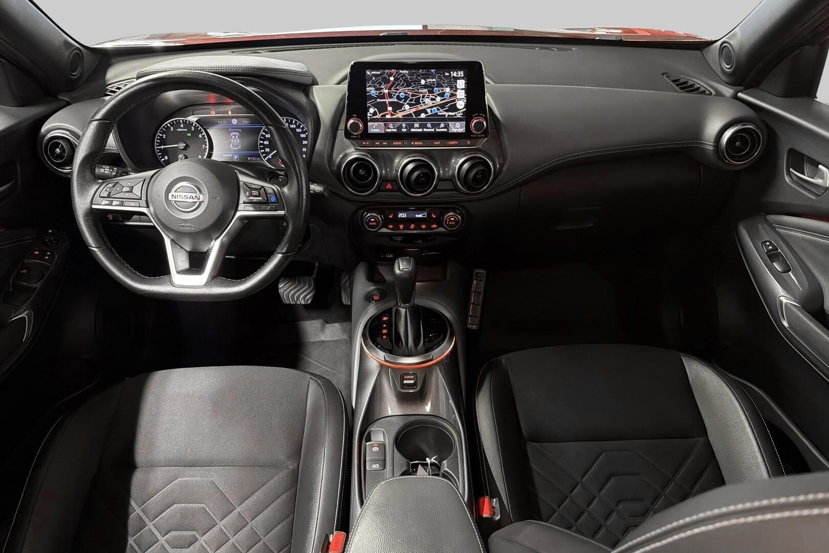 Nissan Juke iso kuva 9