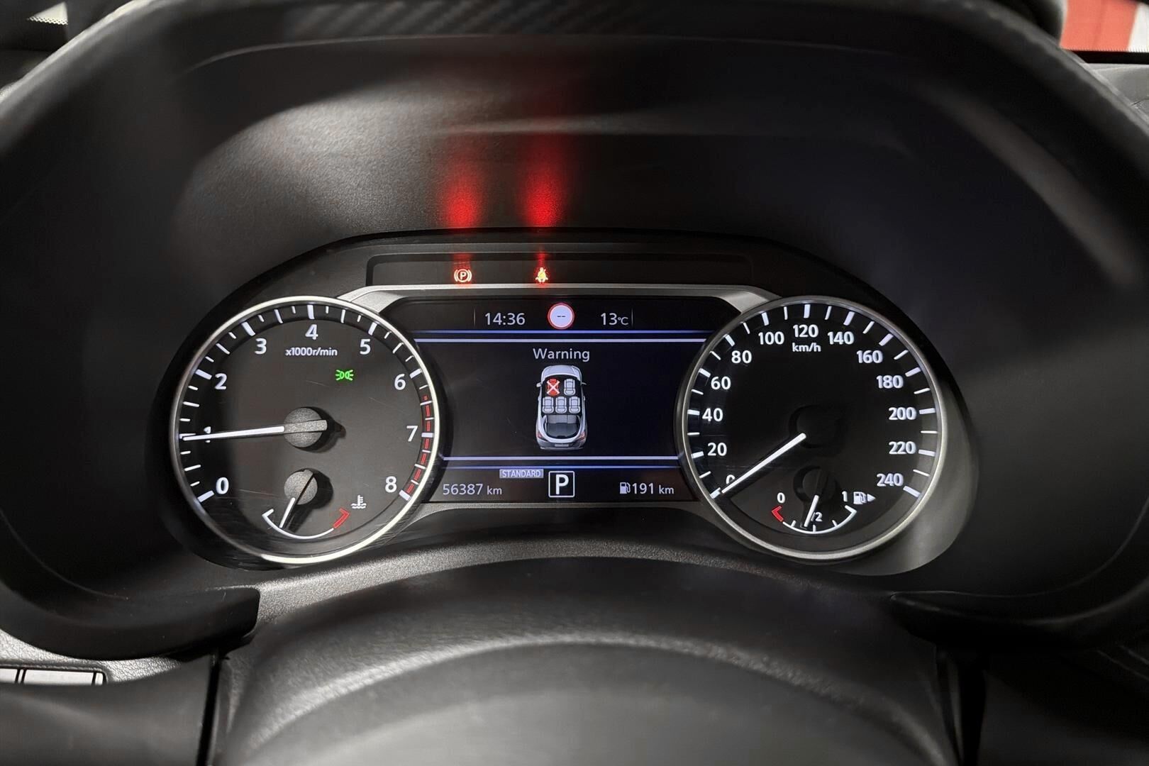 Nissan Juke iso kuva 14