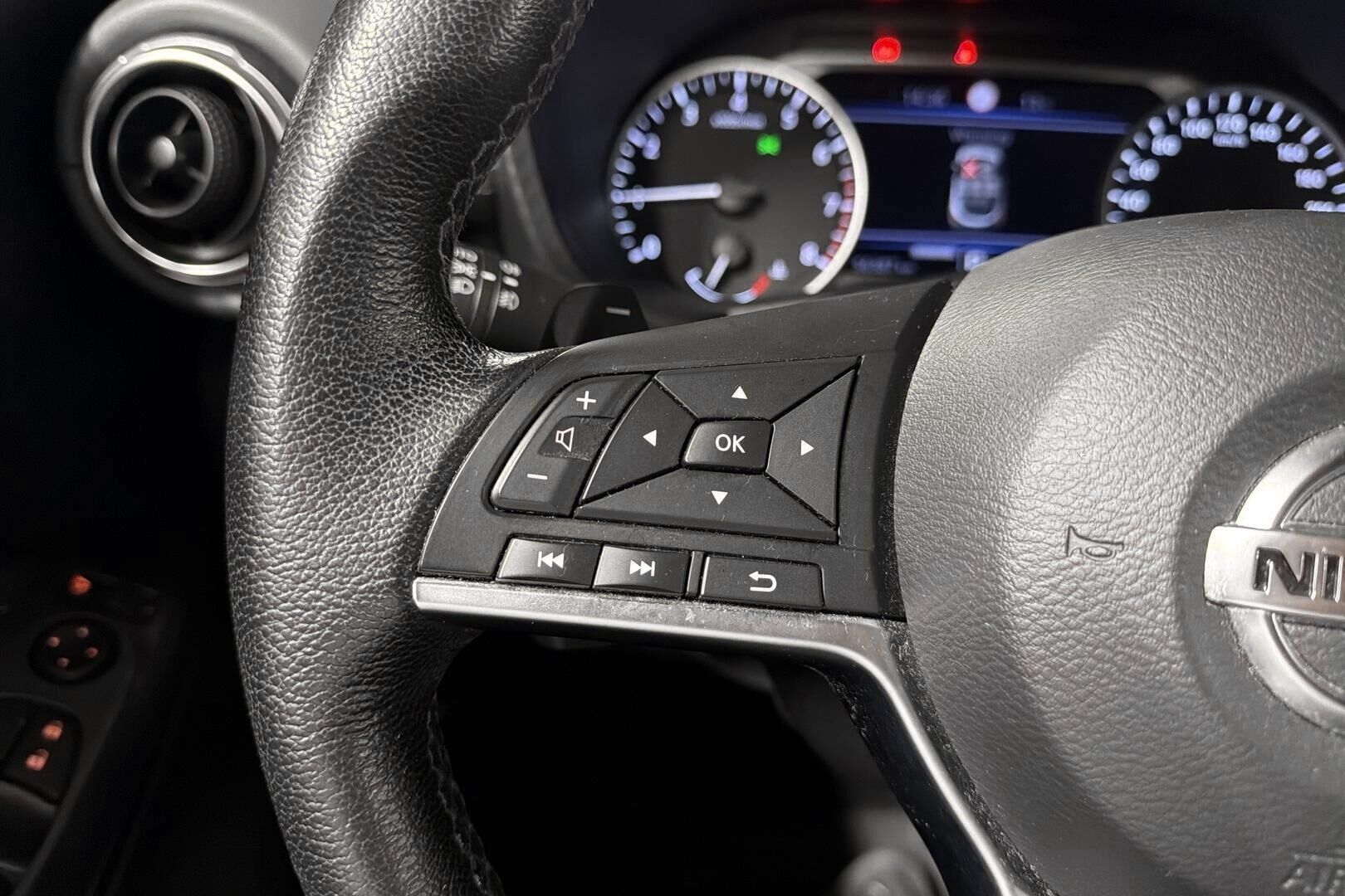 Nissan Juke iso kuva 16