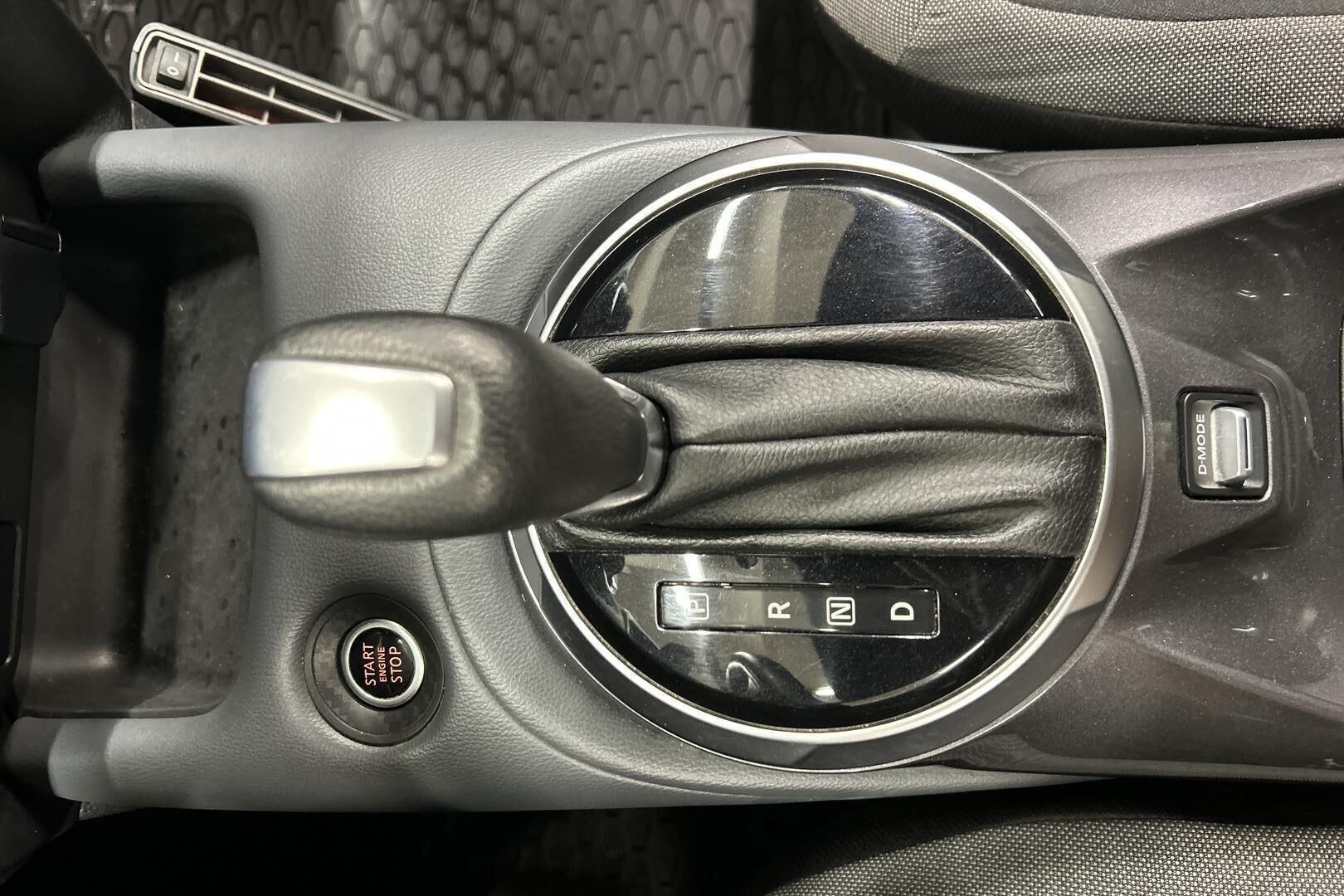 Nissan Juke iso kuva 17