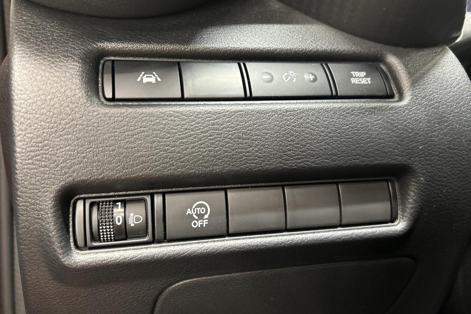 Nissan Juke iso kuva 18