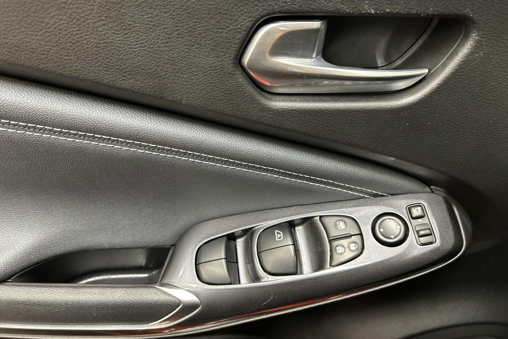 Nissan Juke iso kuva 19