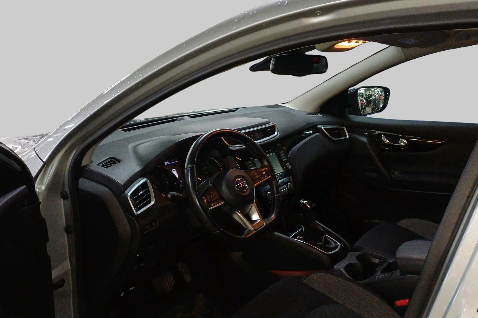 Nissan Qashqai iso kuva 2