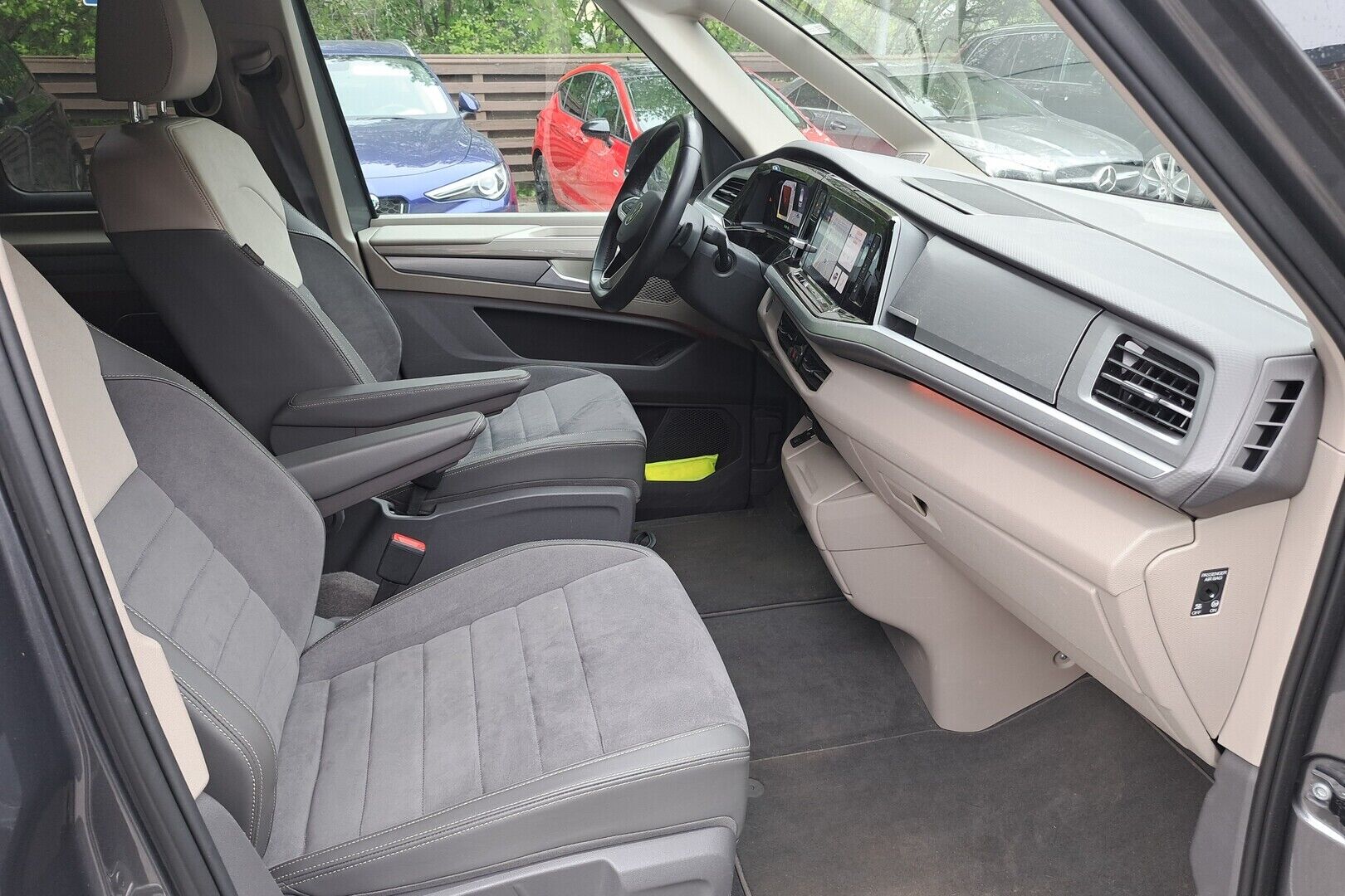 VOLKSWAGEN MULTIVAN iso kuva 3