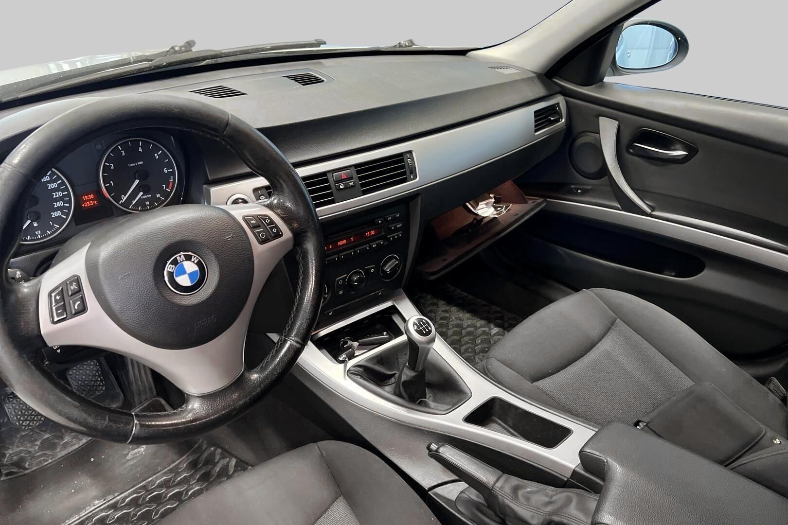 BMW 3-sarja iso kuva 10
