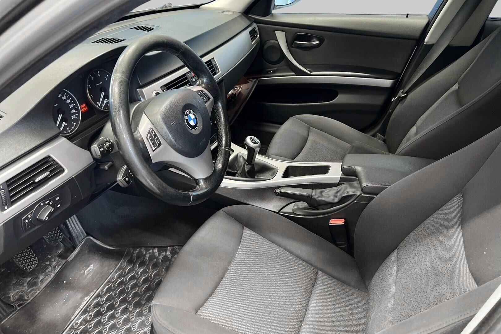 BMW 3-sarja iso kuva 8