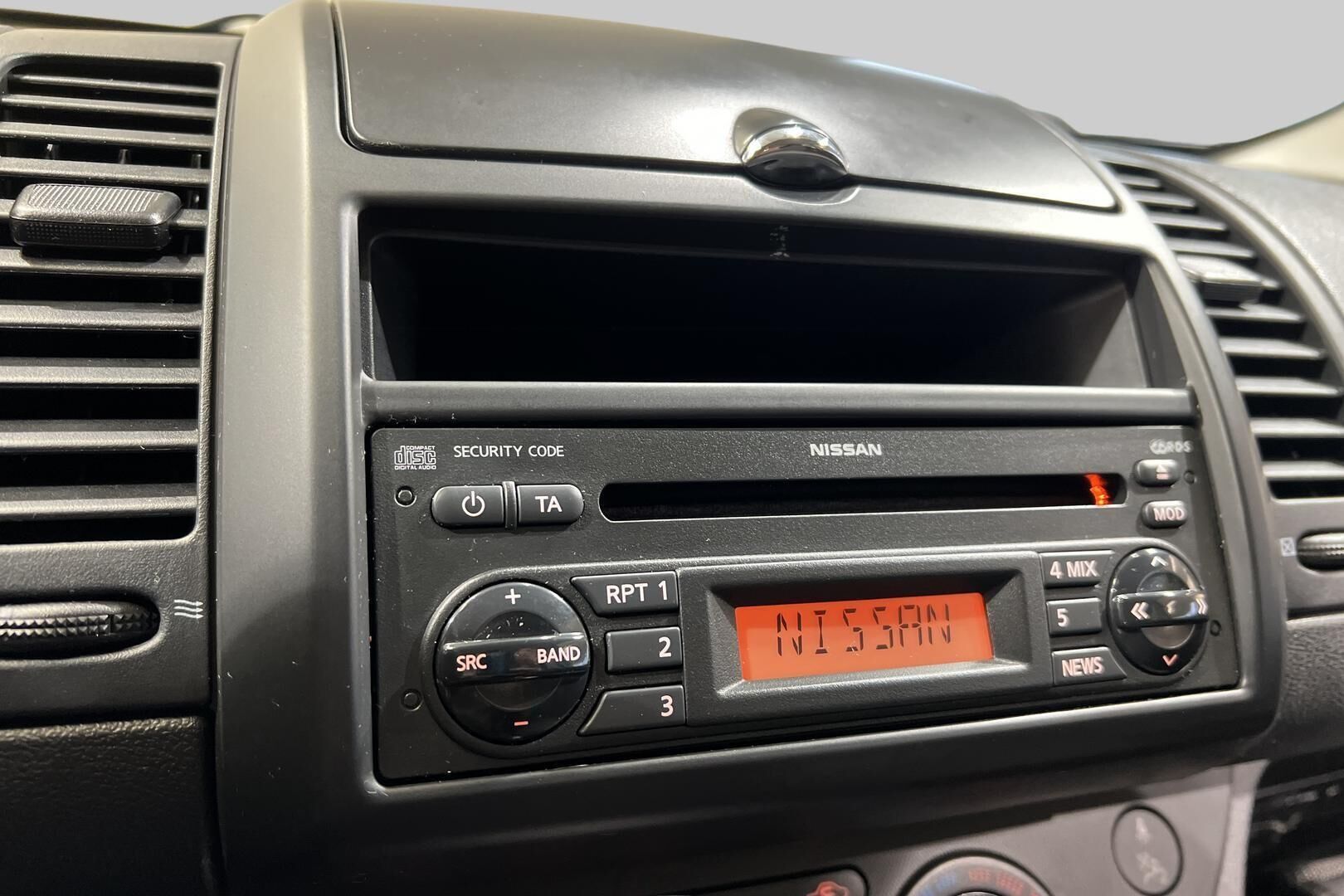 Nissan Note iso kuva 16