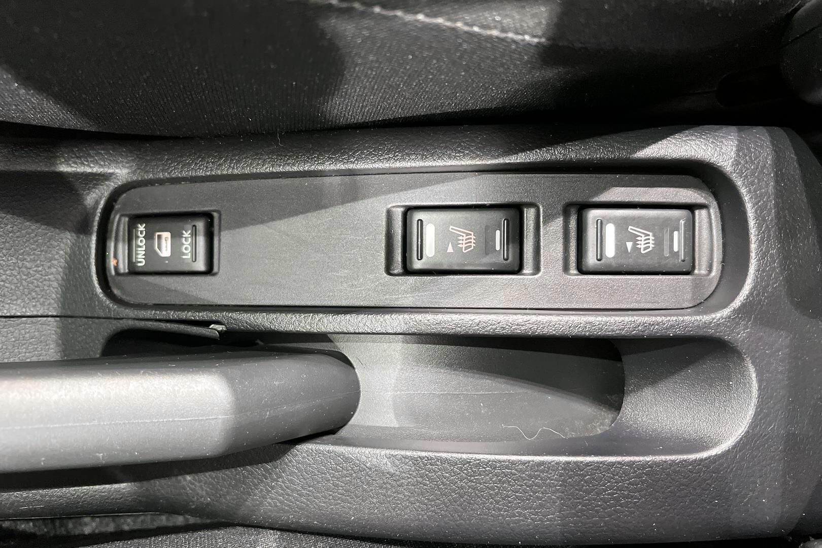 Nissan Note iso kuva 19