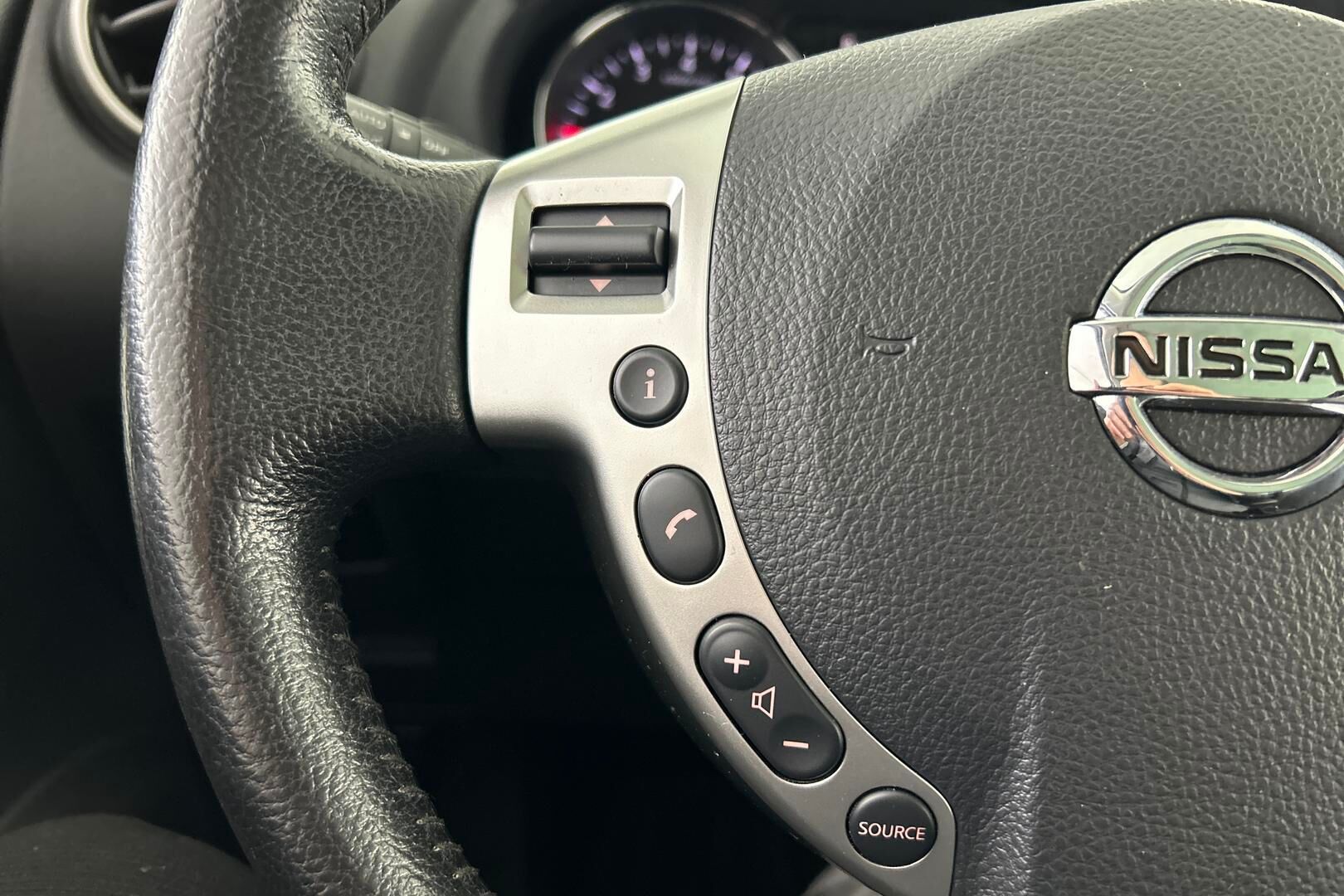 Nissan Qashqai iso kuva 16