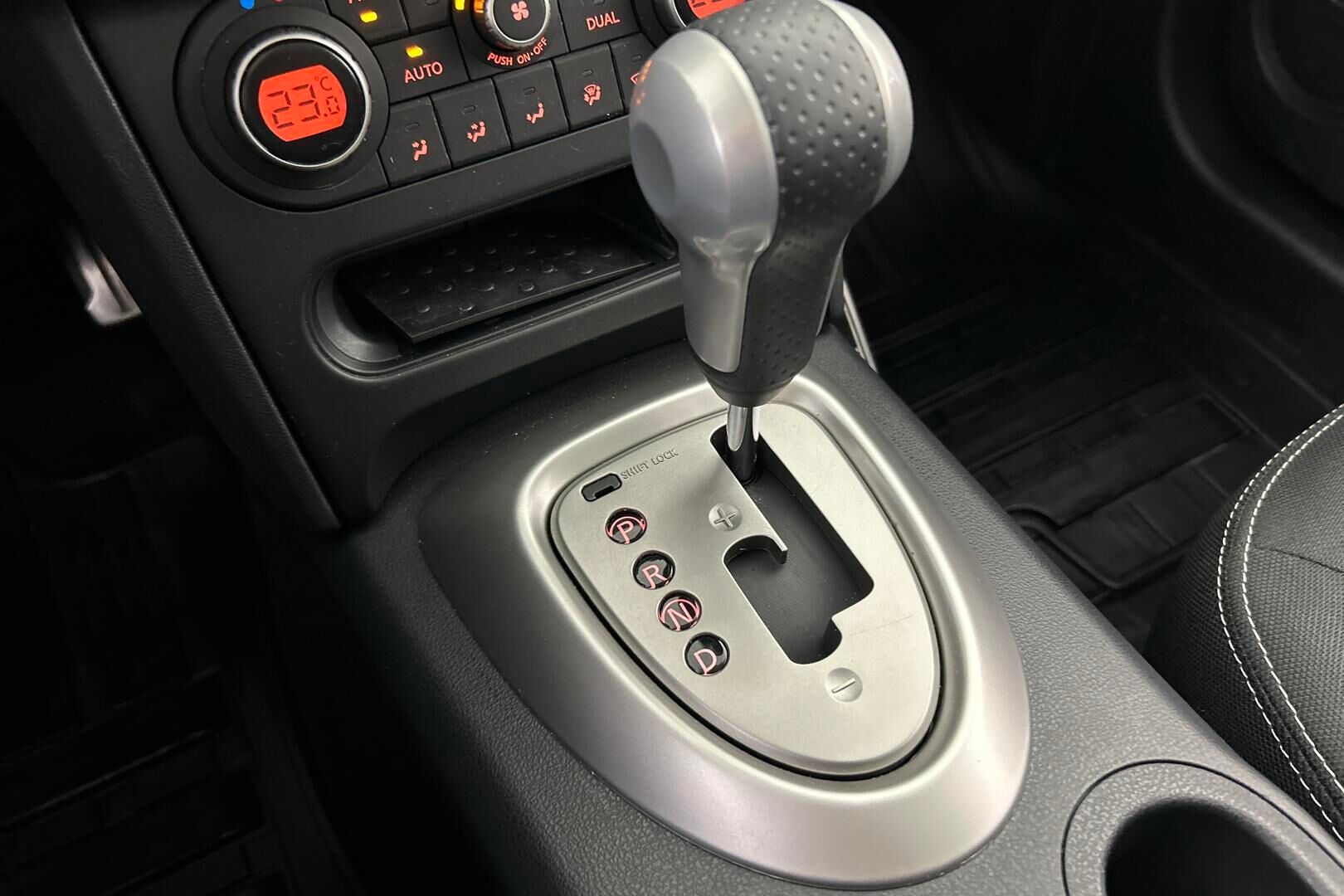 Nissan Qashqai iso kuva 25