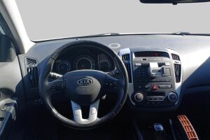 Kia cee'd esikatselu 2