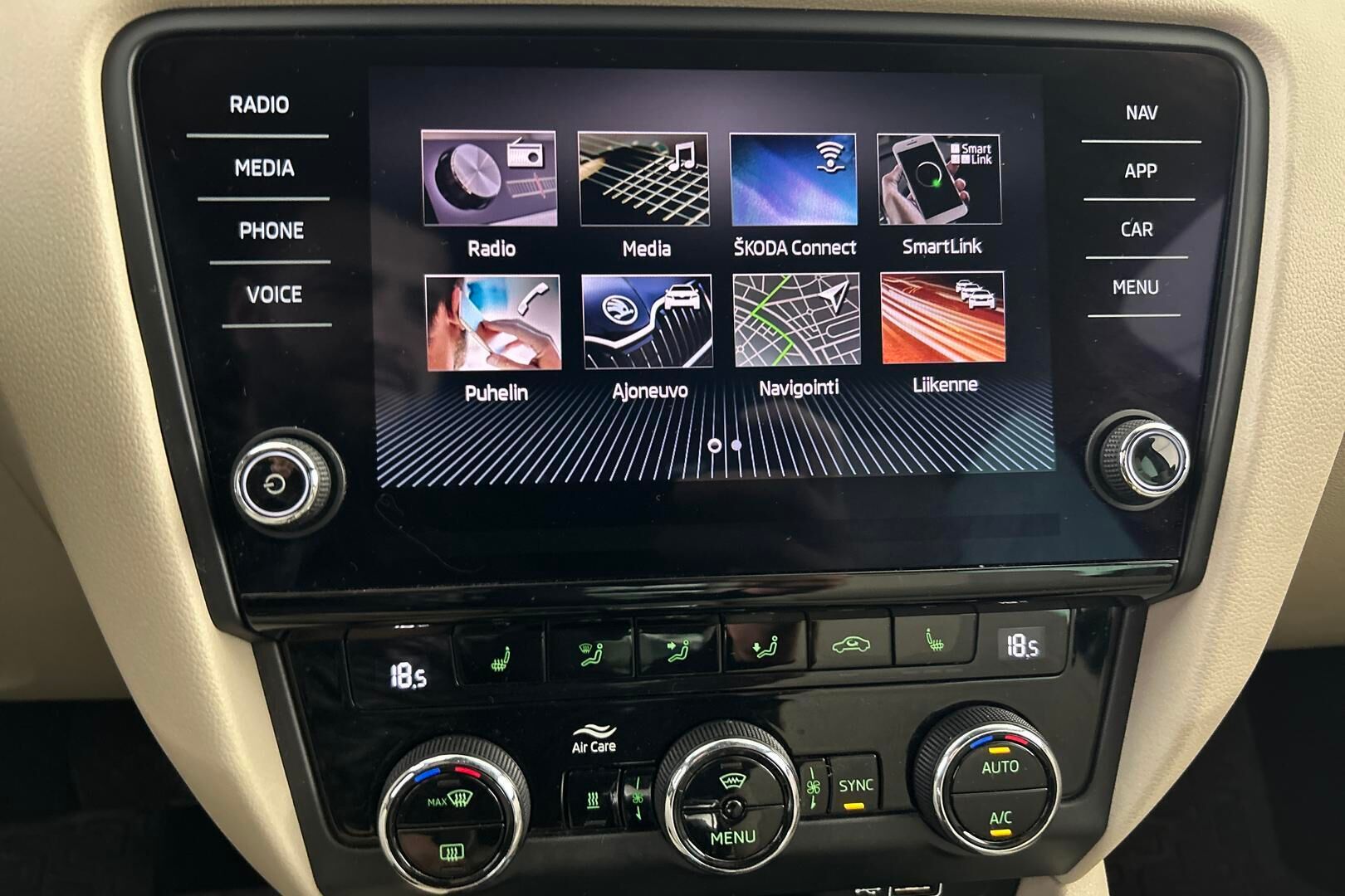 Skoda Octavia iso kuva 18
