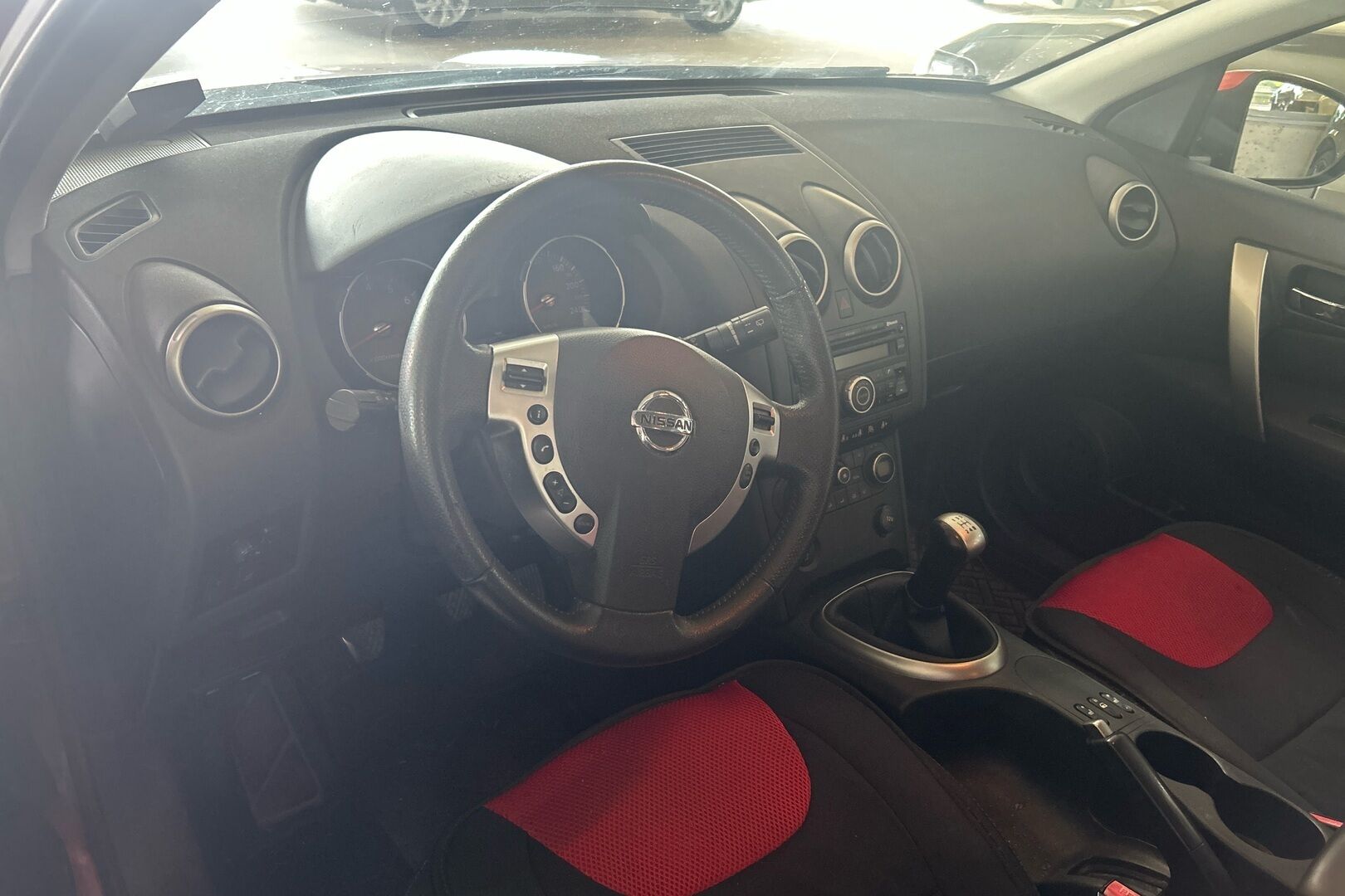 Nissan Qashqai iso kuva 2
