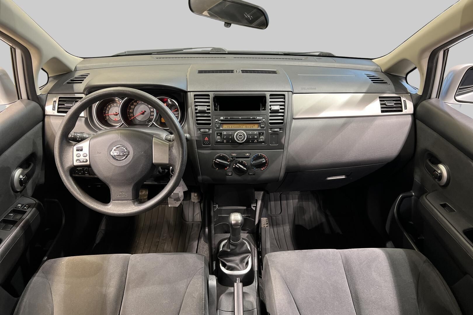 Nissan Tiida iso kuva 10