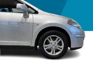 Nissan Tiida esikatselu 9