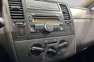 Nissan Tiida esikatselu 11