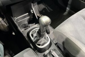 Nissan Tiida esikatselu 12