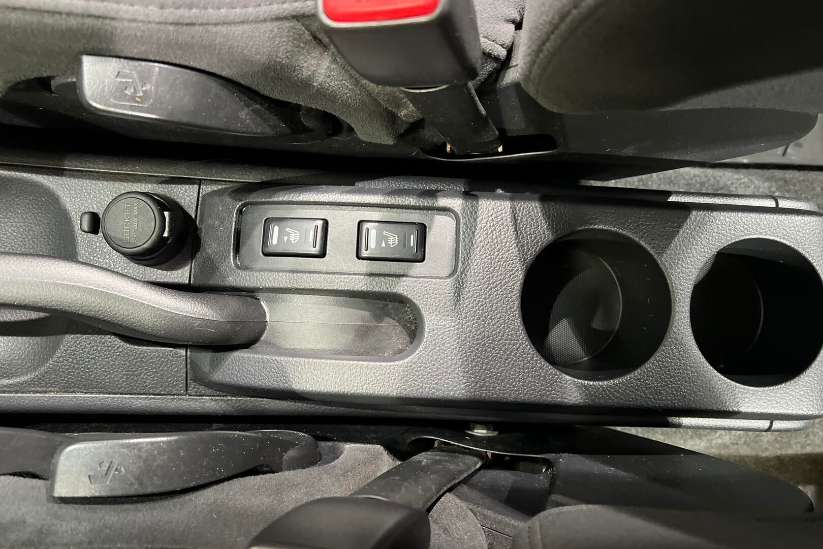 Nissan Tiida iso kuva 14