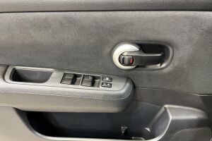 Nissan Tiida esikatselu 16