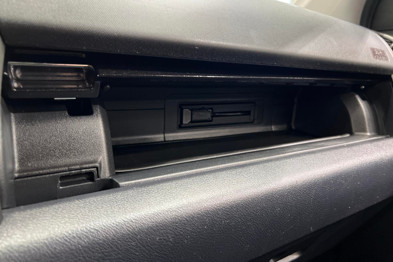 Honda CR-V iso kuva 16