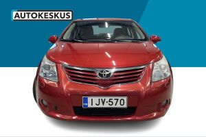 Toyota Avensis esikatselu 1
