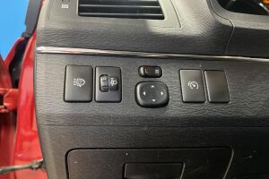 Toyota Avensis esikatselu 15