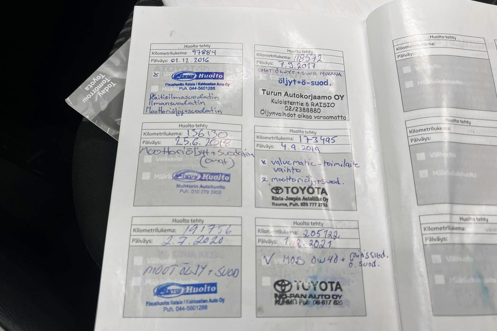 Toyota Avensis iso kuva 20