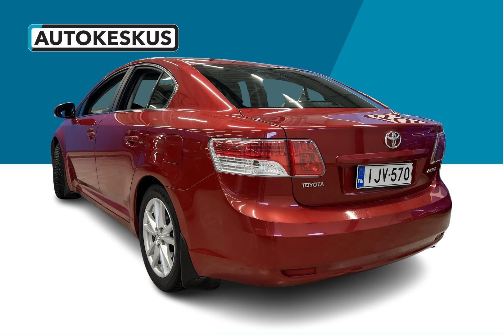 Toyota Avensis iso kuva 6